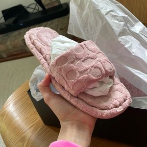 Coach Terry slides pink in size 8